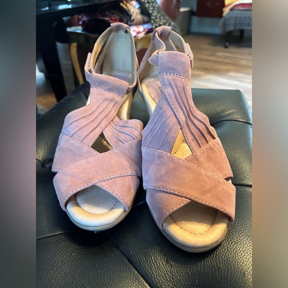 Earth rose suede wedge sandals 7.5 NEW